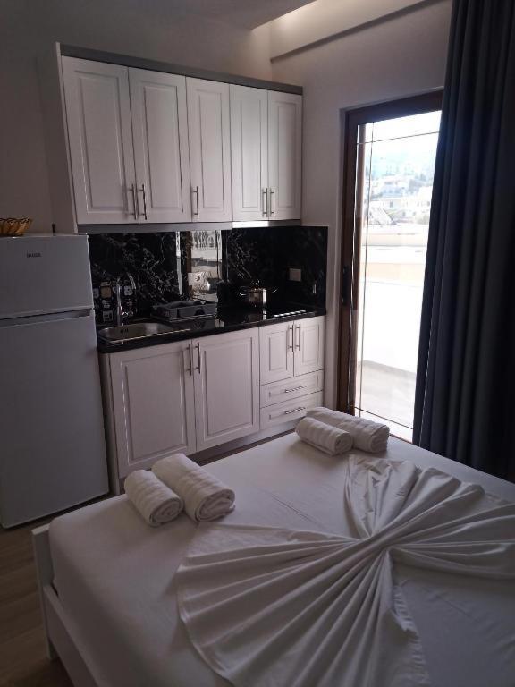 Hotel Opolonia Ksamil Extérieur photo